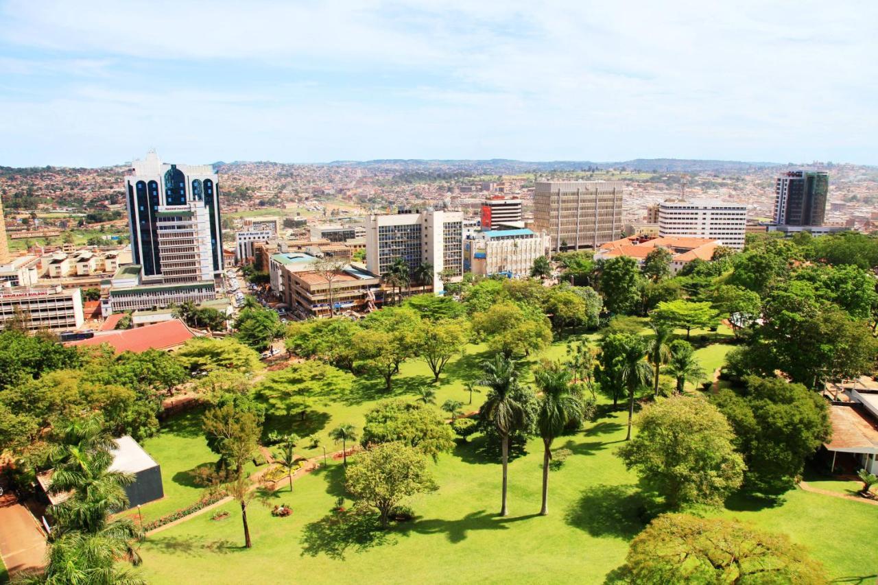 Sheraton Kampala Hotel Esterno foto