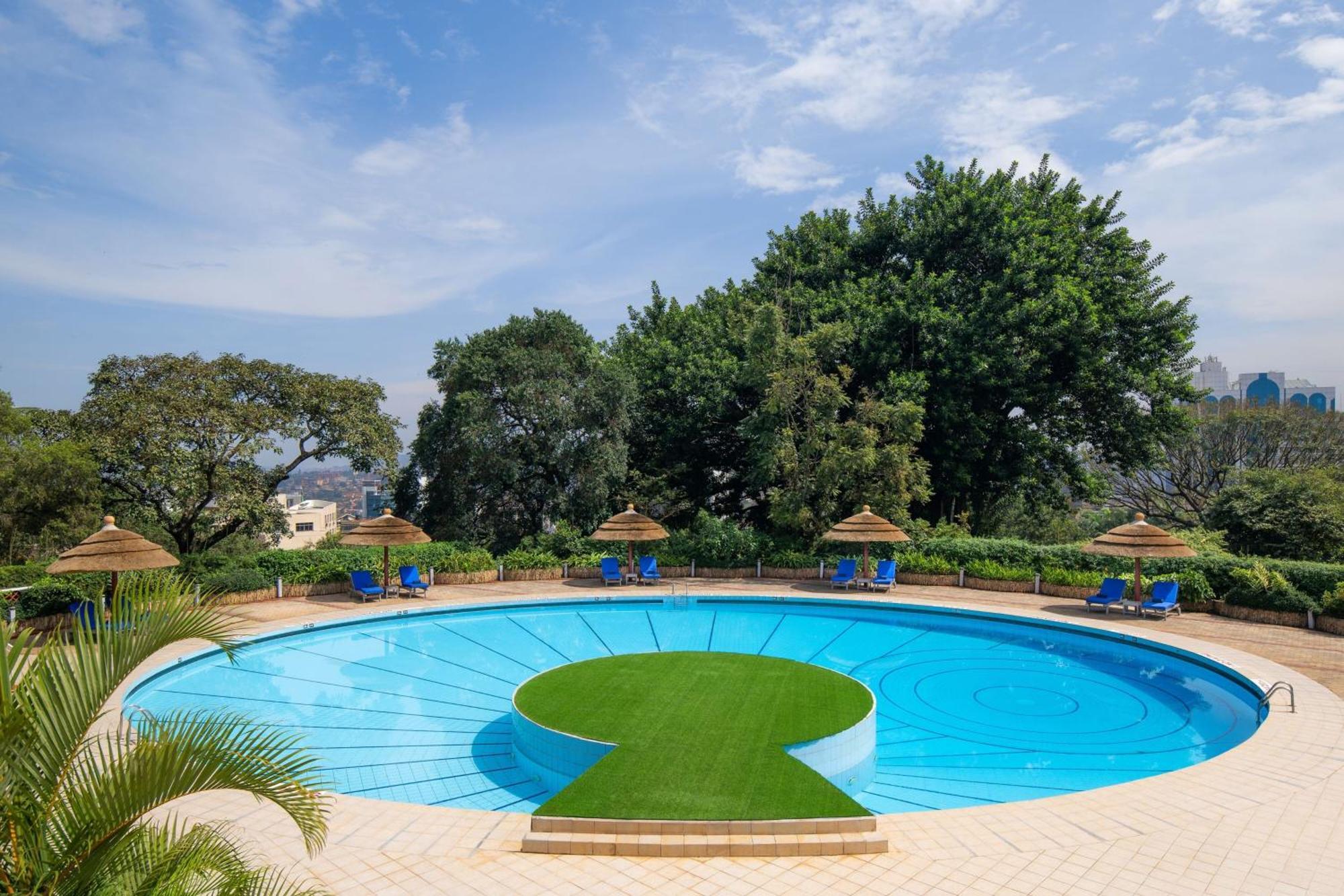 Sheraton Kampala Hotel Esterno foto